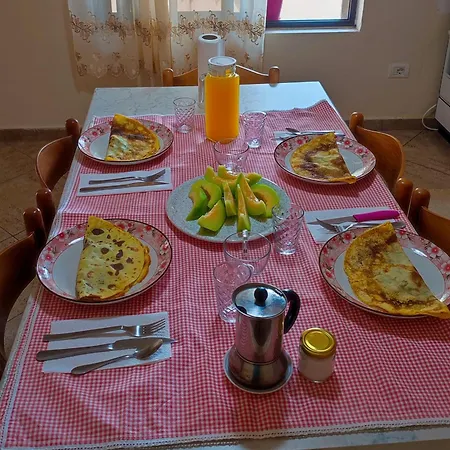 Alojamento de Acomodação e Pequeno-almoço Xani Tirana