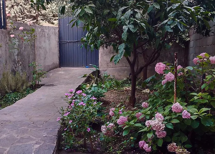 Xani Bed & Breakfast *